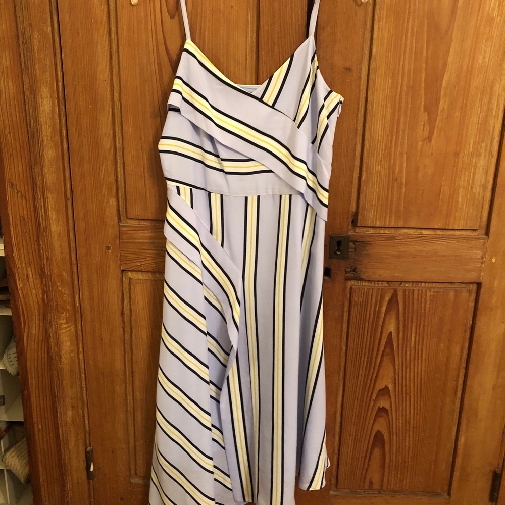 Banana Republic dress. Size 6. Worn 1 time.